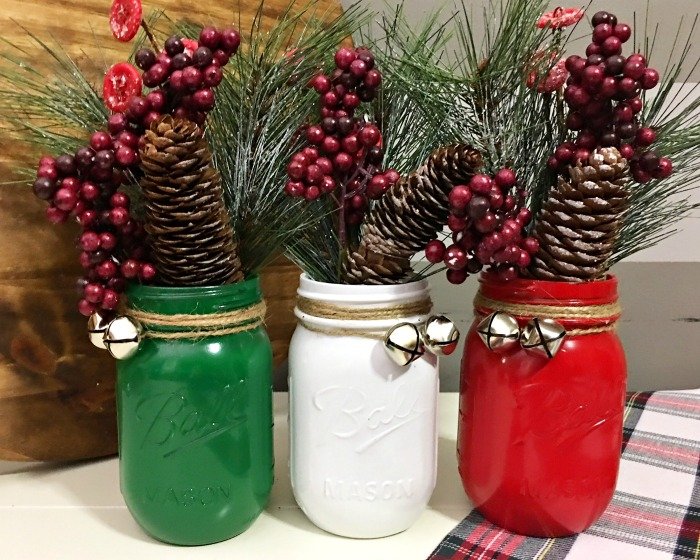 Christmas Mason Jar Ideas: Christmas Mason Jar Centerpiece