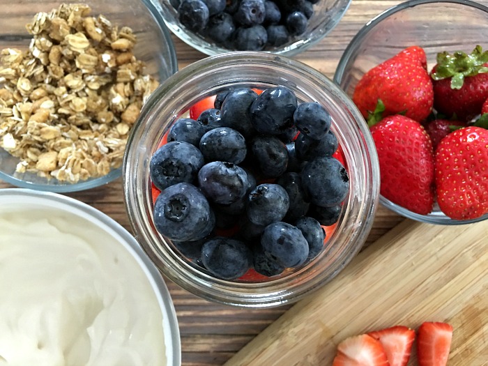 blueberries in Mason jar breakfast recipe