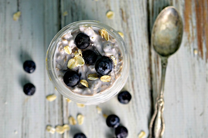 Need more blueberry recipes? Try this blueberry overnight oatmeal in a jar recipe!