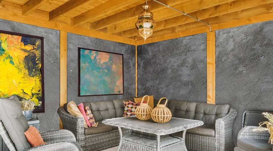 Creating Weather-Resistant Displays with Hanging Hooks: Tips for Outdoor Art Hangings