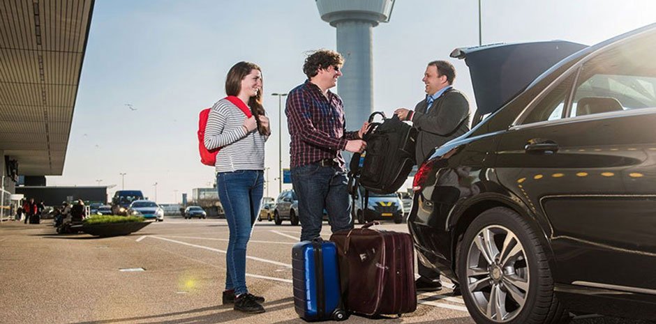 How Luxury Transfers Elevate Your Travel Experience in Chicago
