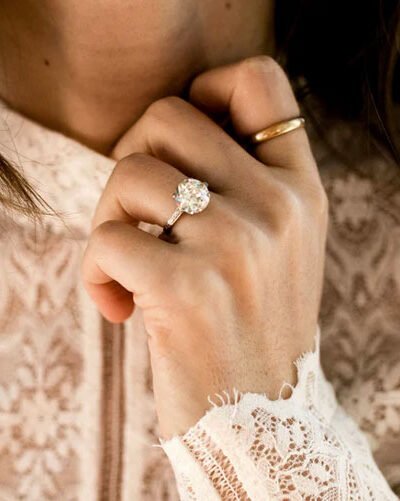 Styling Your Engagement Ring With Everyday Outfits