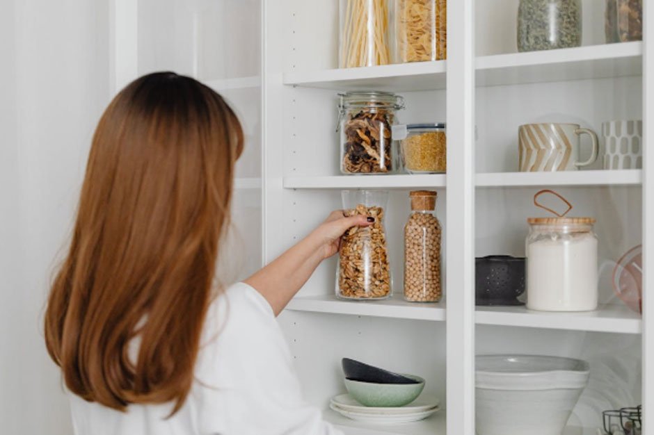 How to Declutter Before a Move