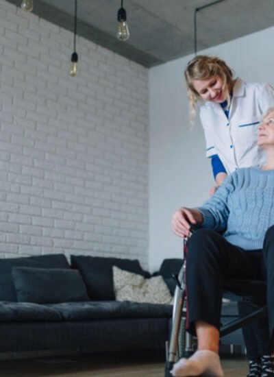 How to Tell If Your Elderly Parent Needs In-Home Care