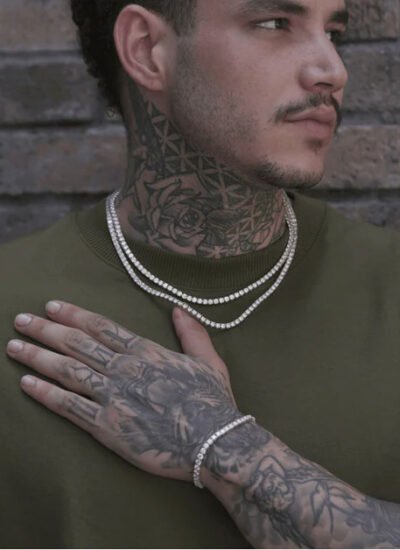 A Classic Jewelry Piece with Modern Appeal
