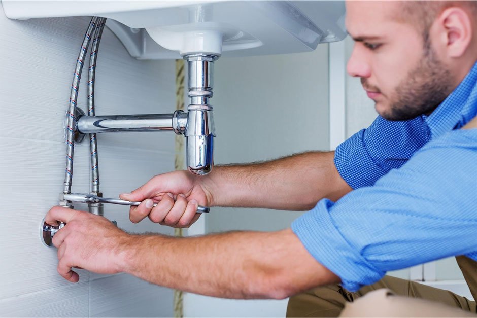 3 Situations When You Should Contact a Reputable Firm of Commercial Plumbers in Your Area