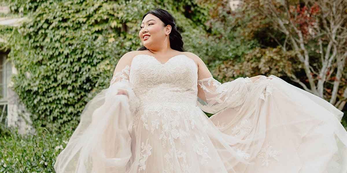 How to Find the Perfect Plus-Size Wedding Dress
