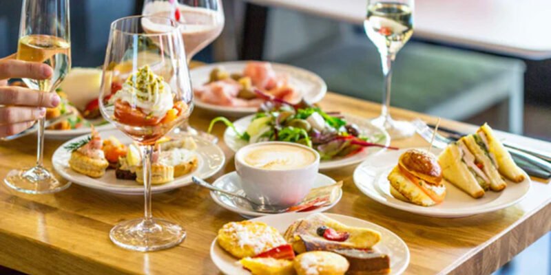 The Secret to Hosting a Flawless Weekend Brunch With Perfect Drink Pairings
