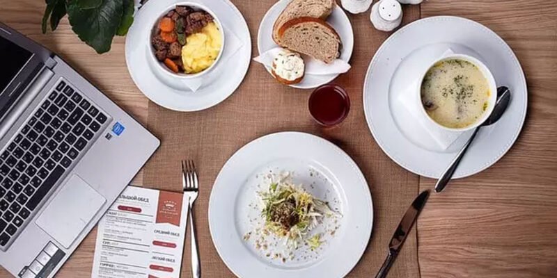 How to Balance Healthy Travel Snacks and Fine Dining on a Tokyo Business Trip