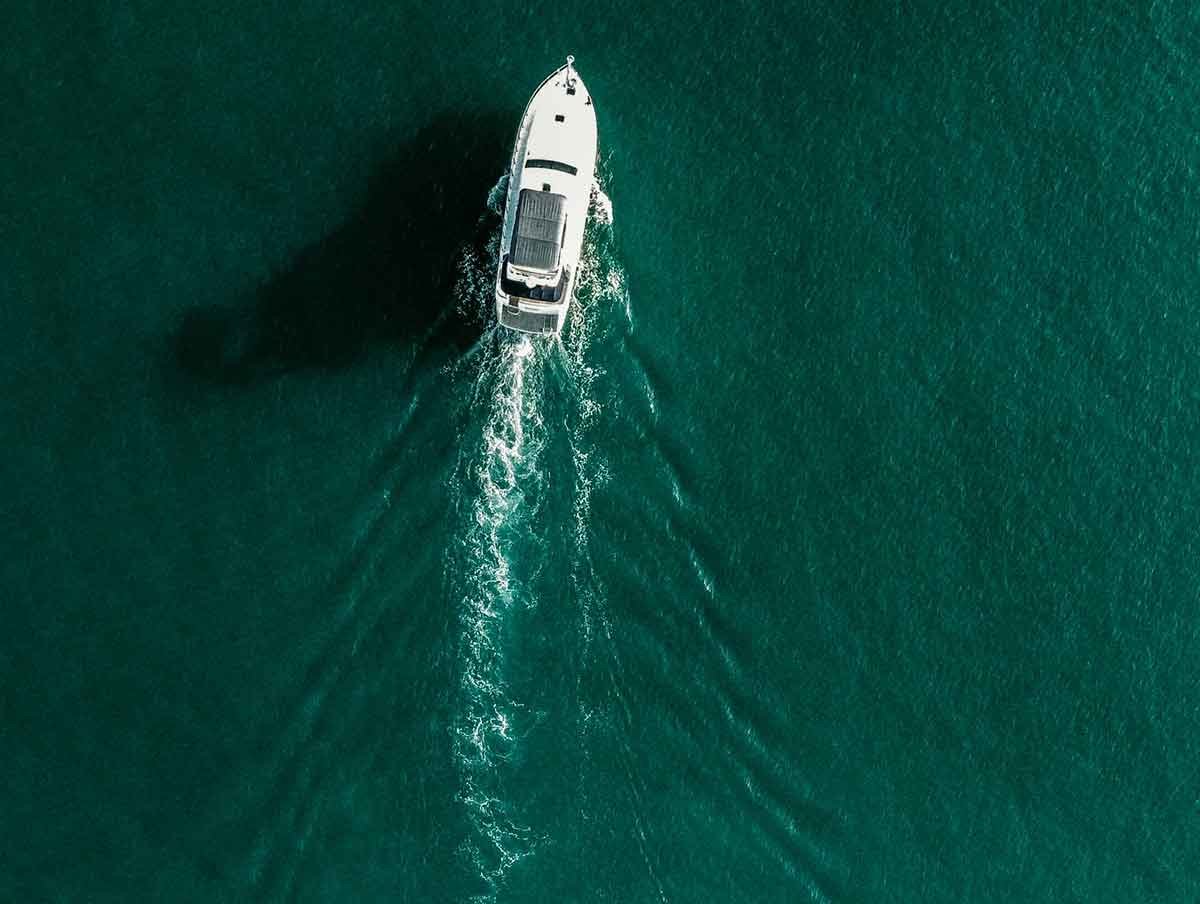 The Practical Advantages of Hardtop Boats for Offshore Fishing