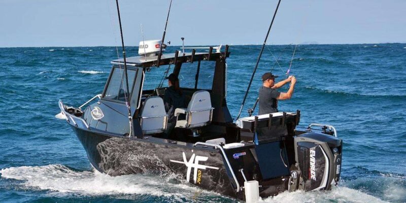 the-practical-advantages-of-hardtop-boats-for-offs-1