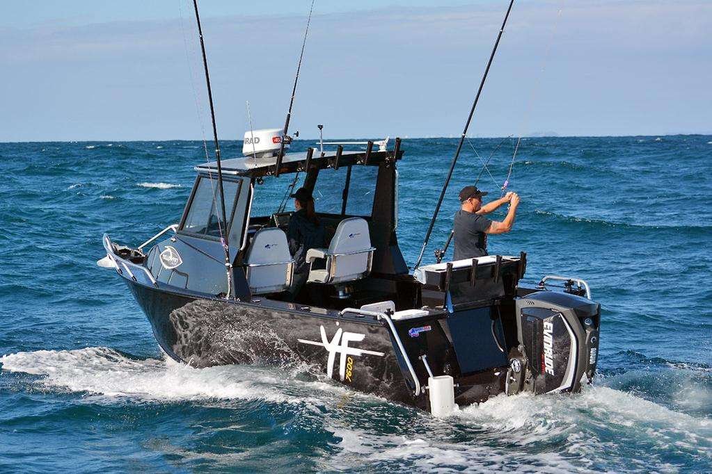 the-practical-advantages-of-hardtop-boats-for-offs-1