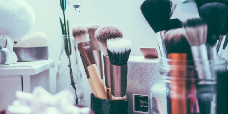 essential-tips-for-a-flawless-makeup-look-1